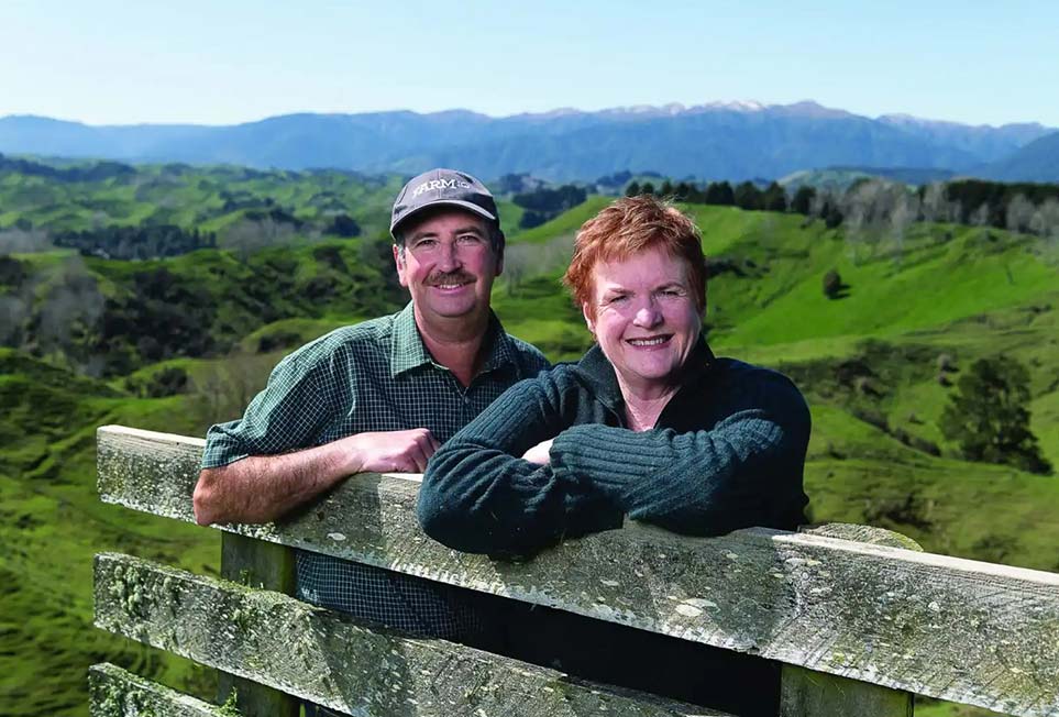 Ian and Shelly Hopkins - Rangiwahia - Allflex Customer Story